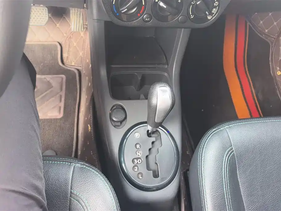 Suzuki Swift 2018 — фото 16