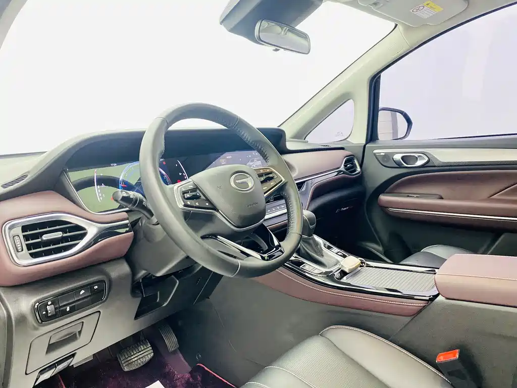 GAC Motor Trumpchi M6 2024 — фото 11