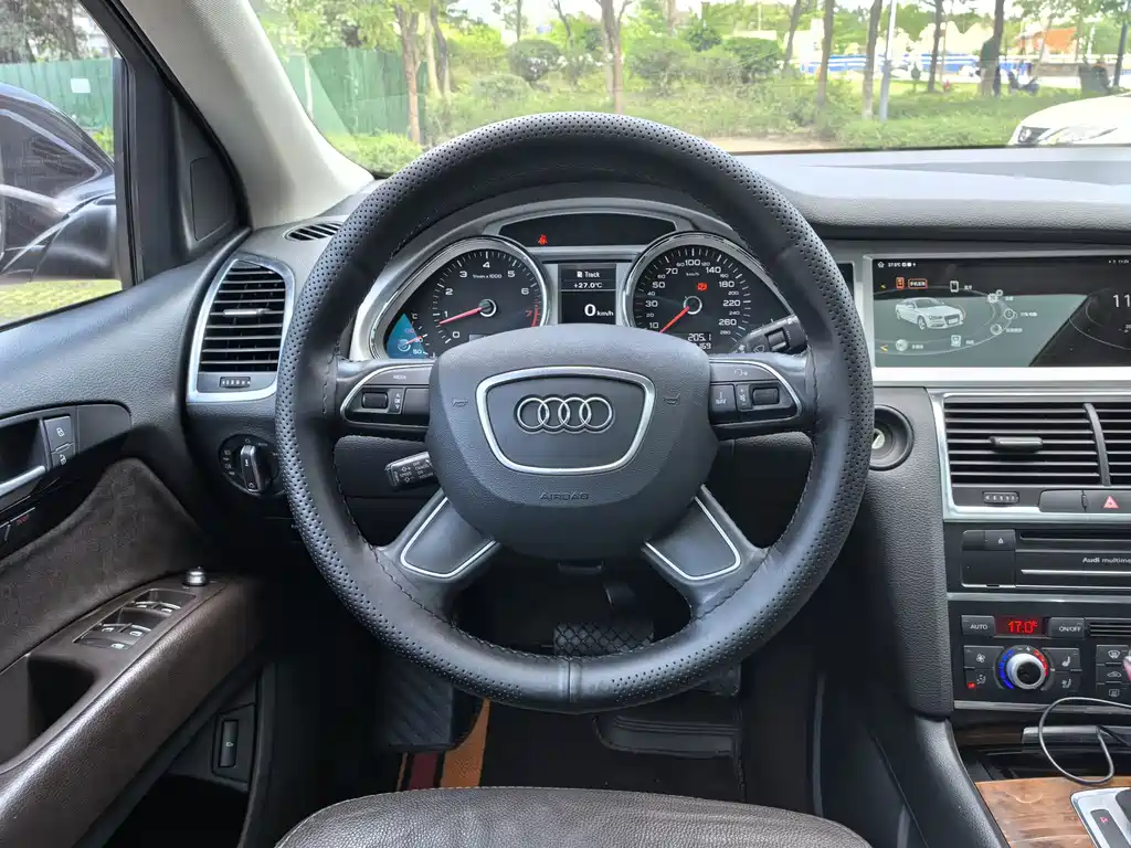 Audi Q7 2015 — фото 9
