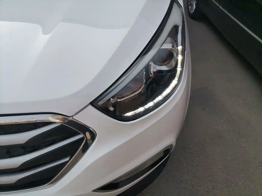 Hyundai ix35 2015 — фото 18