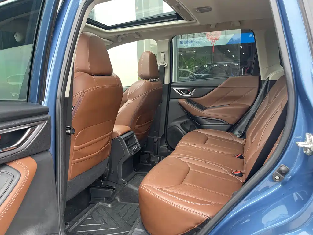Subaru Forester 2020 — фото 11