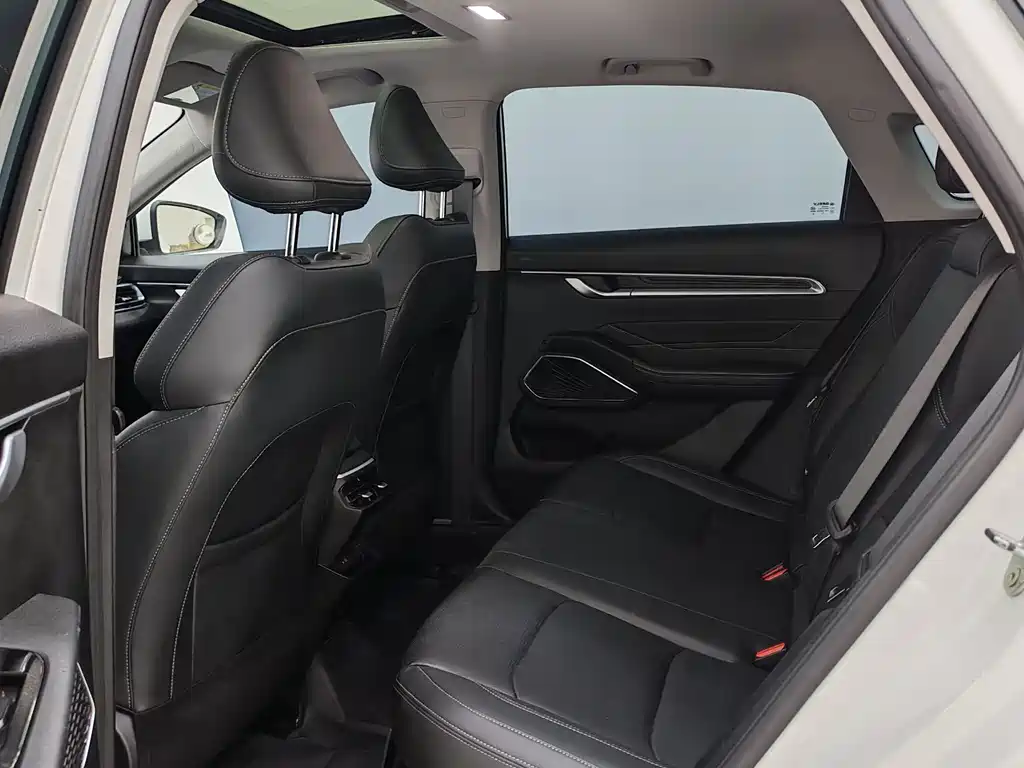 Geely Emgrand 2021