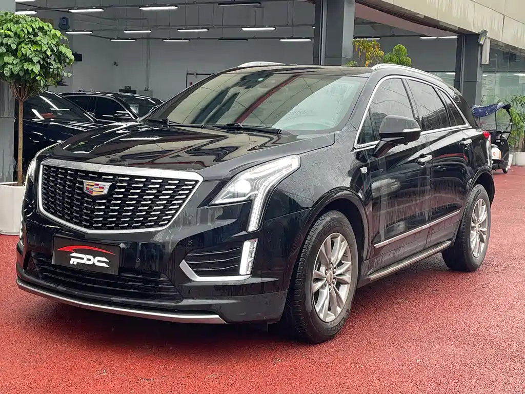 Cadillac XT5 2021 — фото 1