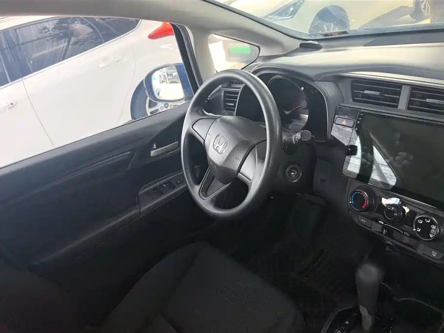 Honda Fit 2018 — фото 15