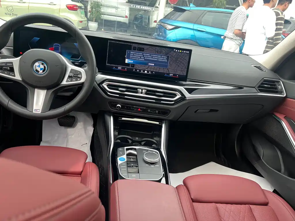 BMW i3 2024 — фото 7