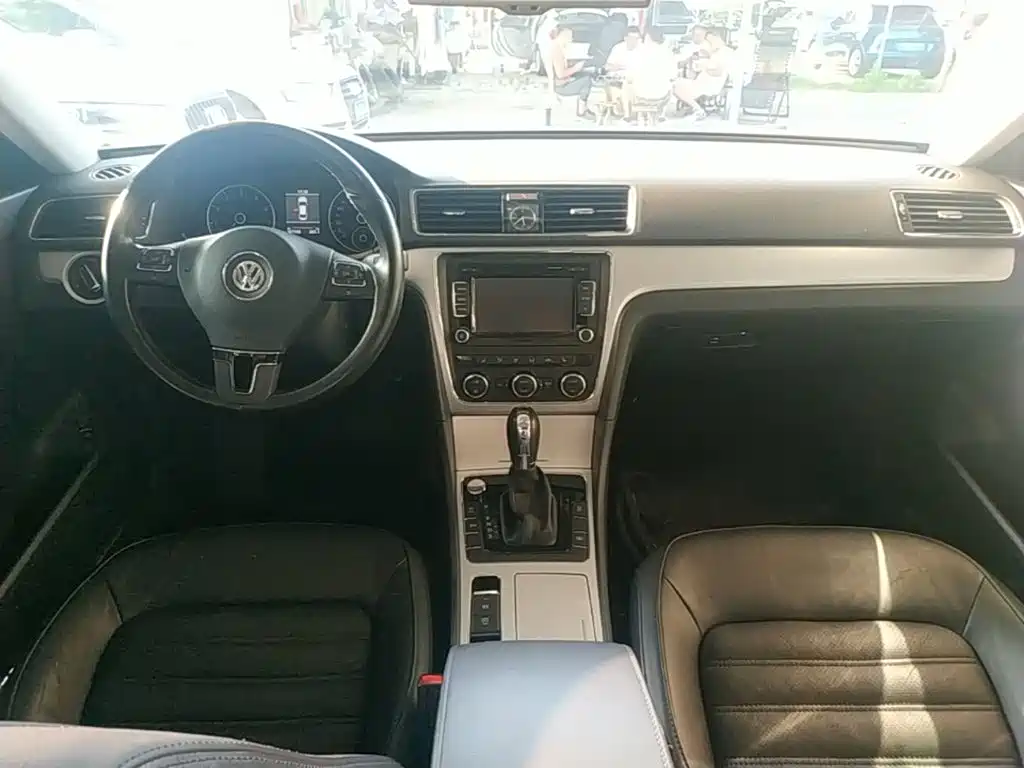 Volkswagen Passat 2016 — фото 10