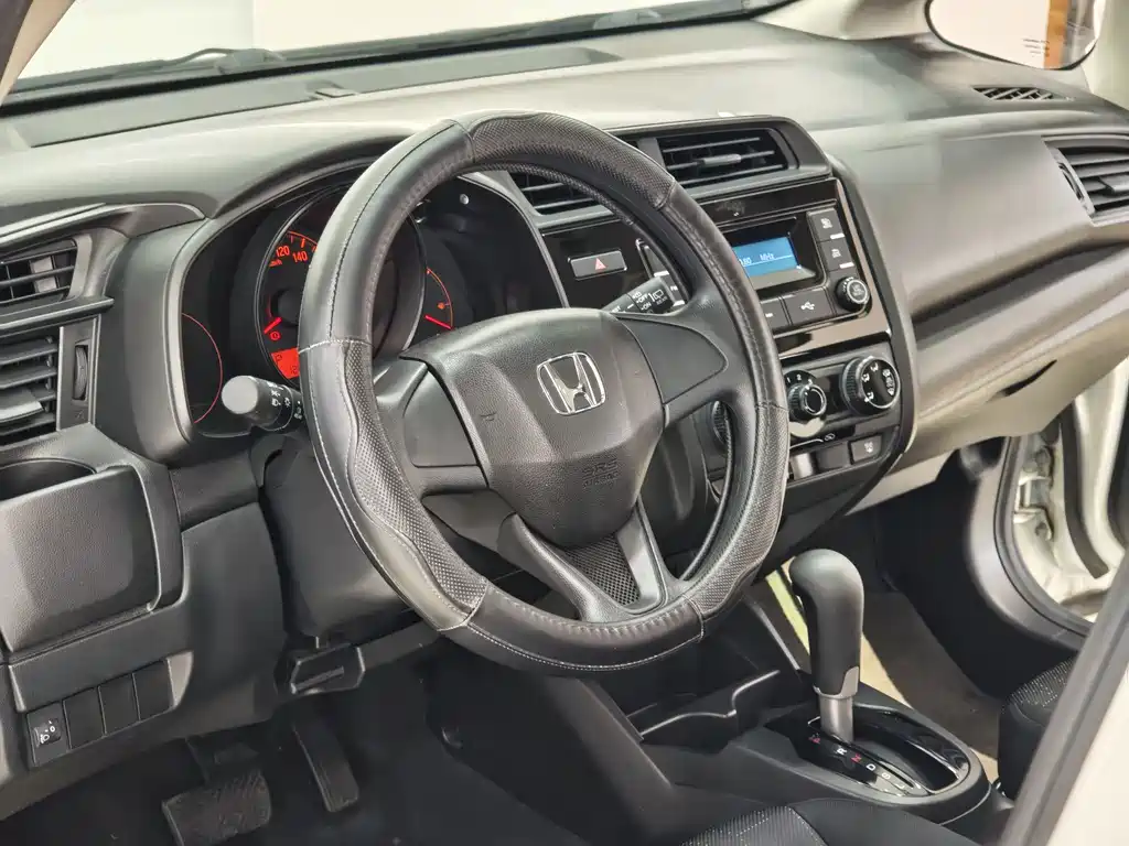Honda Fit 2018 — фото 13