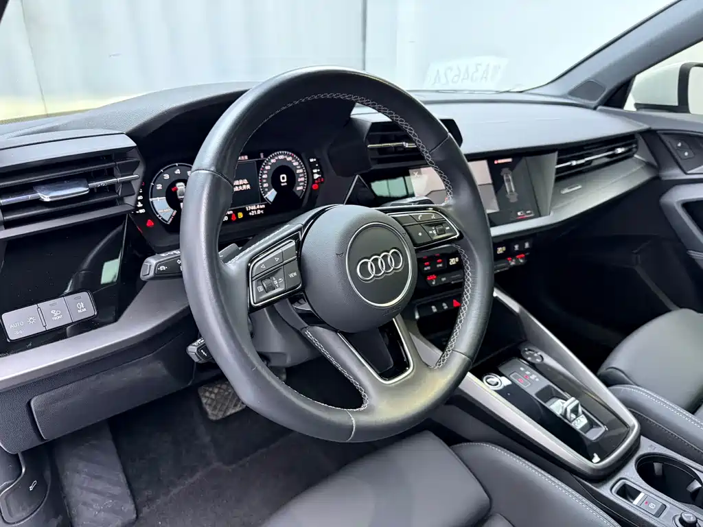 Audi A3 2023 — фото 6