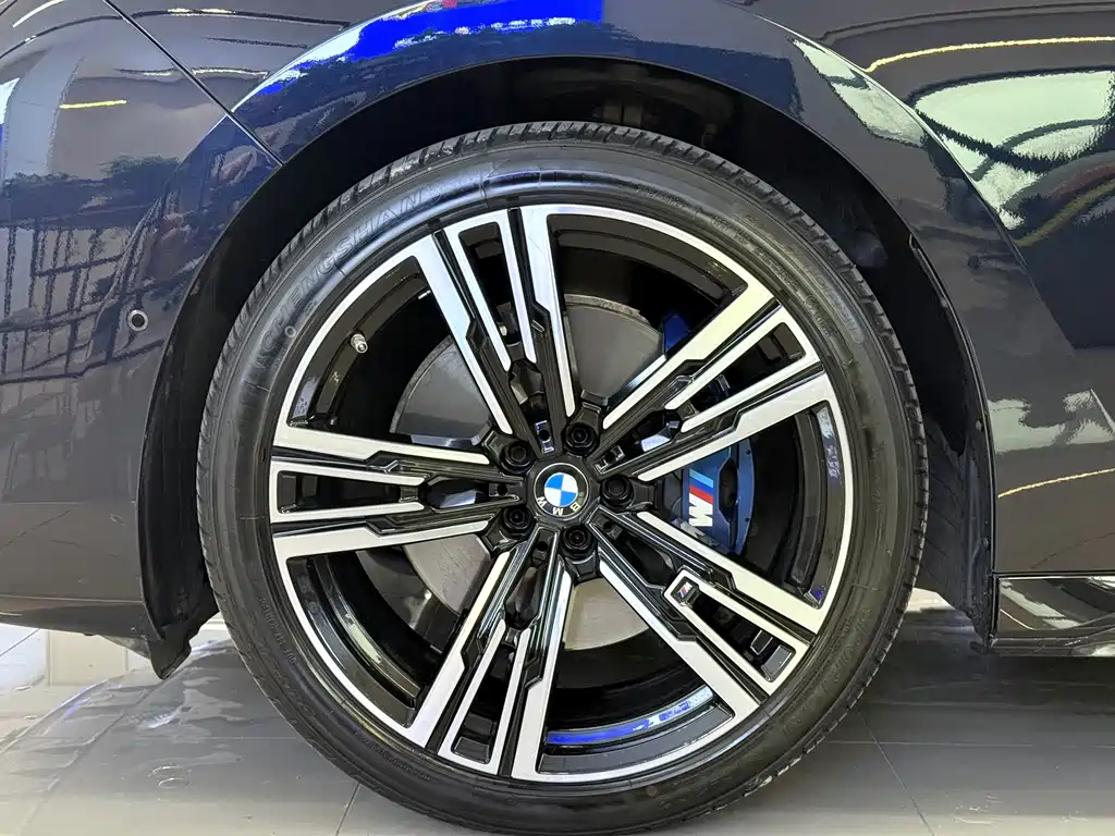 BMW 7 Series 2023 — фото 18