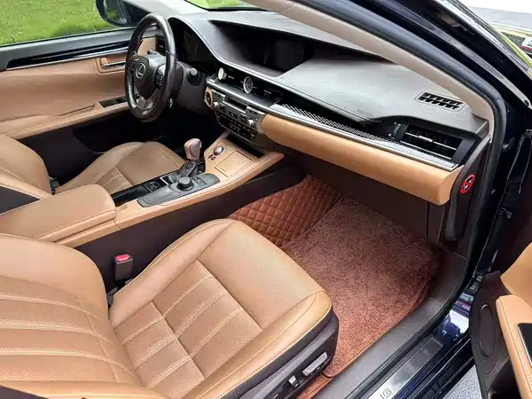 Lexus ES 2018