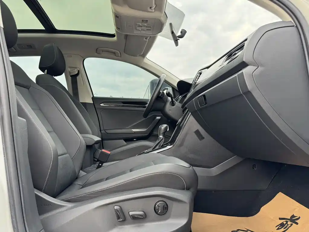 Volkswagen T-Roc 2022 — фото 11