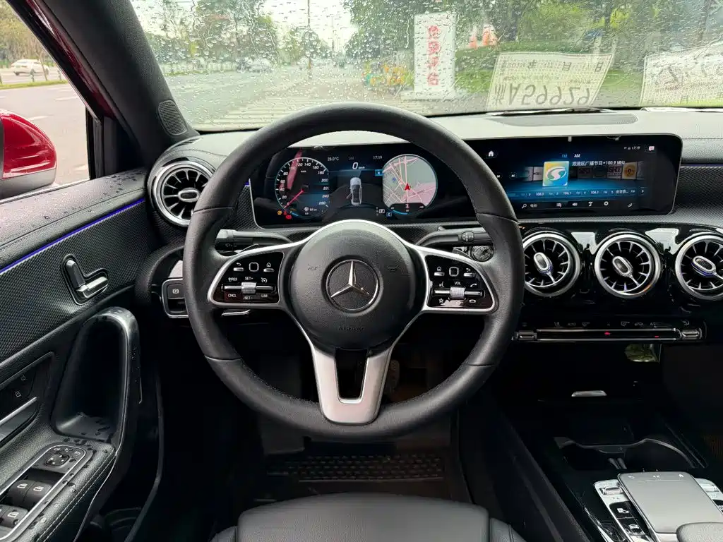 Mercedes-Benz A-Class 2020 — фото 14