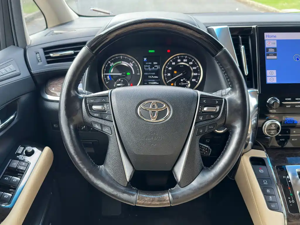 Toyota Alphard 2021 — фото 22