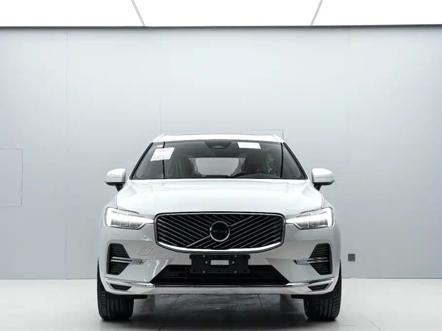 Volvo XC60 2026 — фото 2