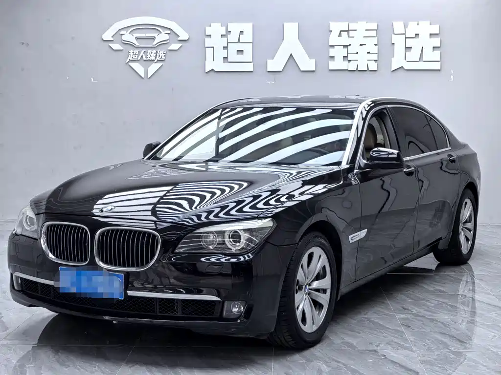 BMW 7 Series 2011 — фото 1