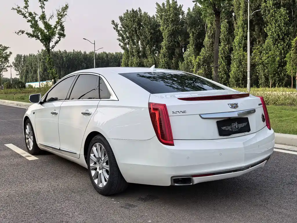 Cadillac XTS 2016 — фото 21