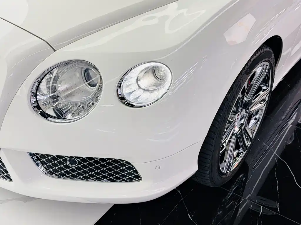 Bentley Continental 2014 — фото 18