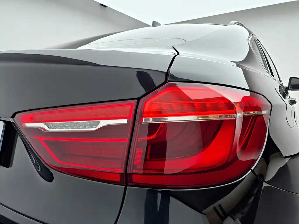 BMW X6 2018 — фото 9