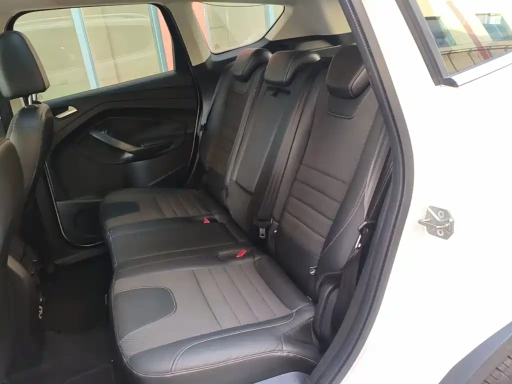 Ford Kuga 2015 — фото 17