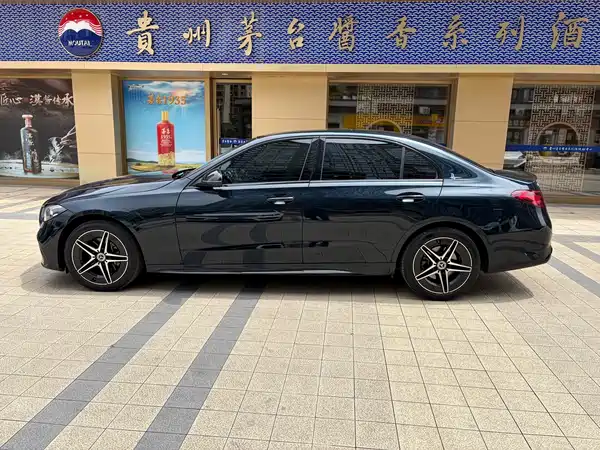 Mercedes-Benz C-Class 2024