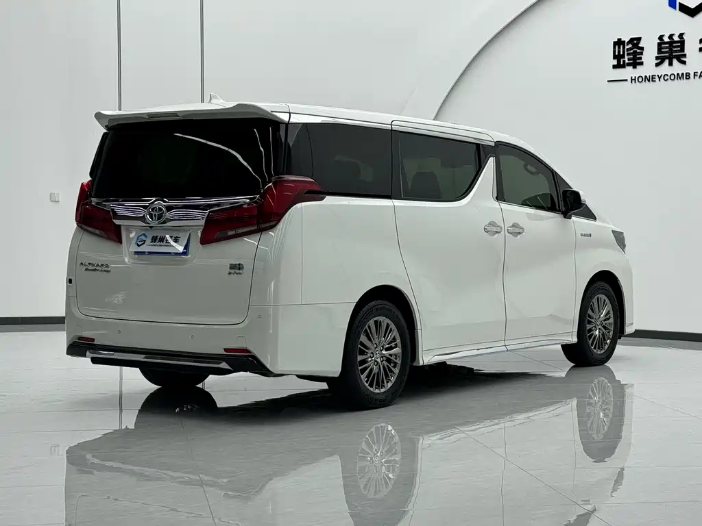 Toyota Alphard 2022 — фото 15