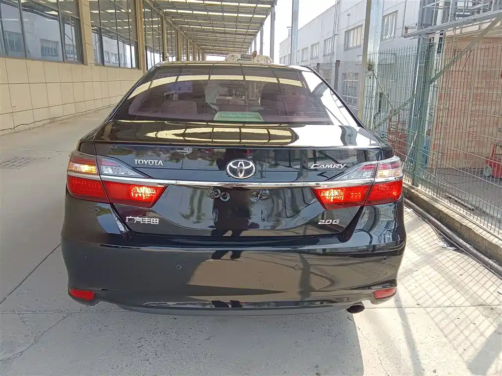 Toyota Camry 2016 — фото 6