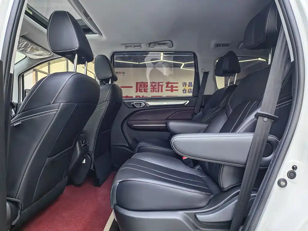 GAC Motor Trumpchi M6 2024 — фото 5