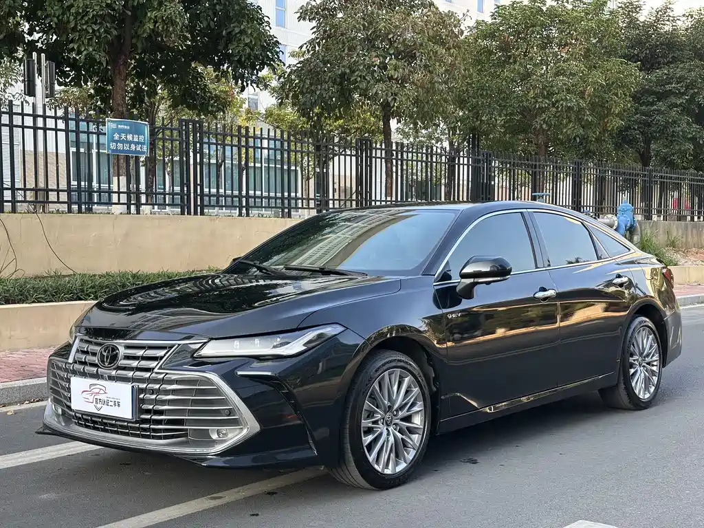 Toyota Avalon 2025 — фото 1
