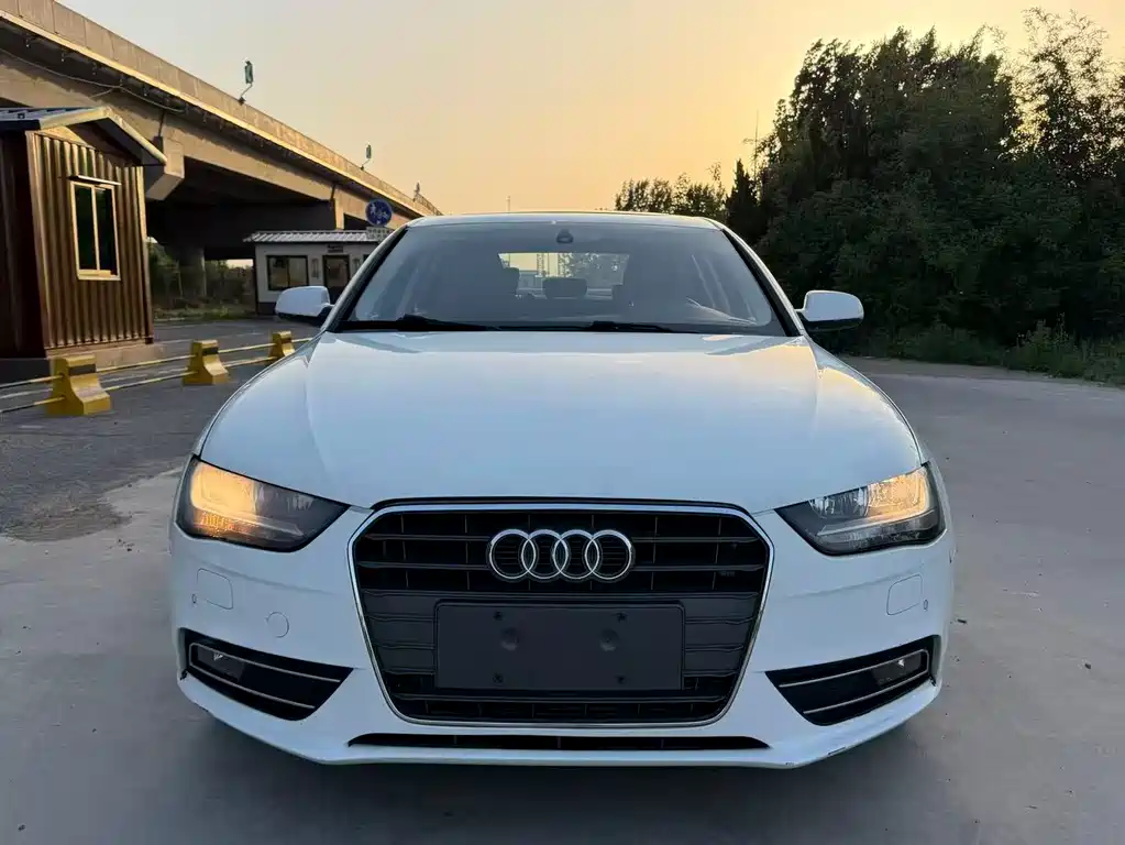 Audi A4L 2014