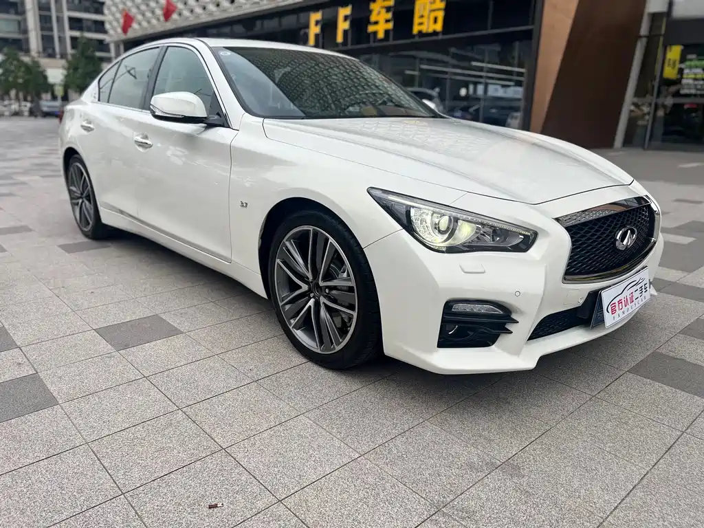 Infiniti Q50 2015 — фото 12