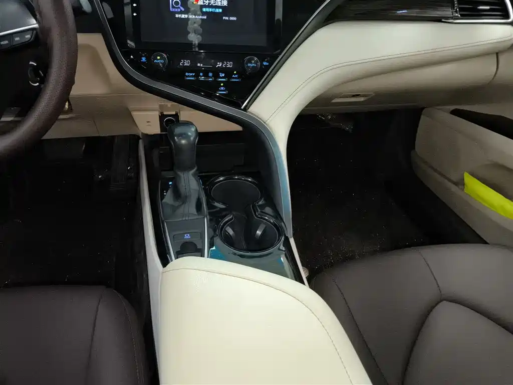 Toyota Camry 2018 — фото 11