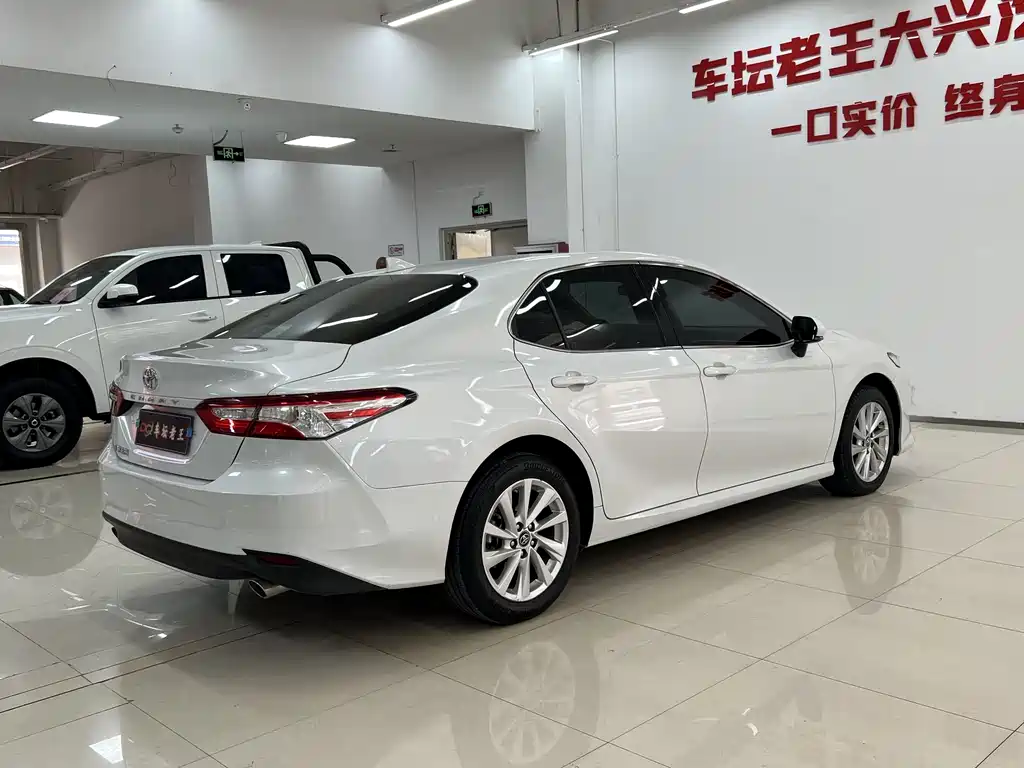 Toyota Camry 2024 — фото 13