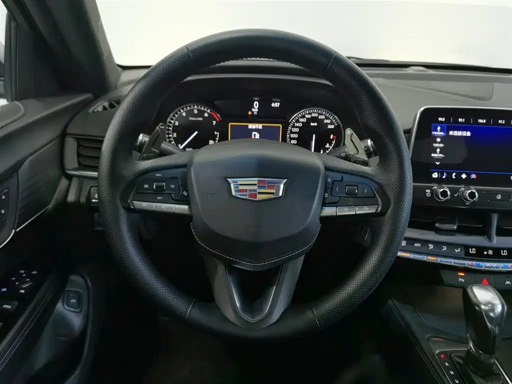 Cadillac CT4 2021 — фото 11