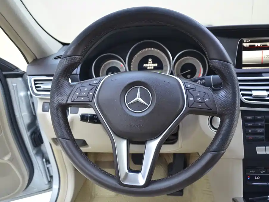 Mercedes-Benz E-Class 2015 — фото 10