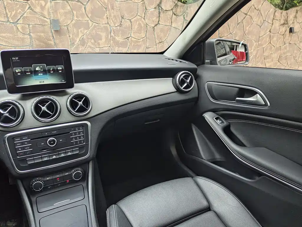 Mercedes-Benz GLA 2016 — фото 14