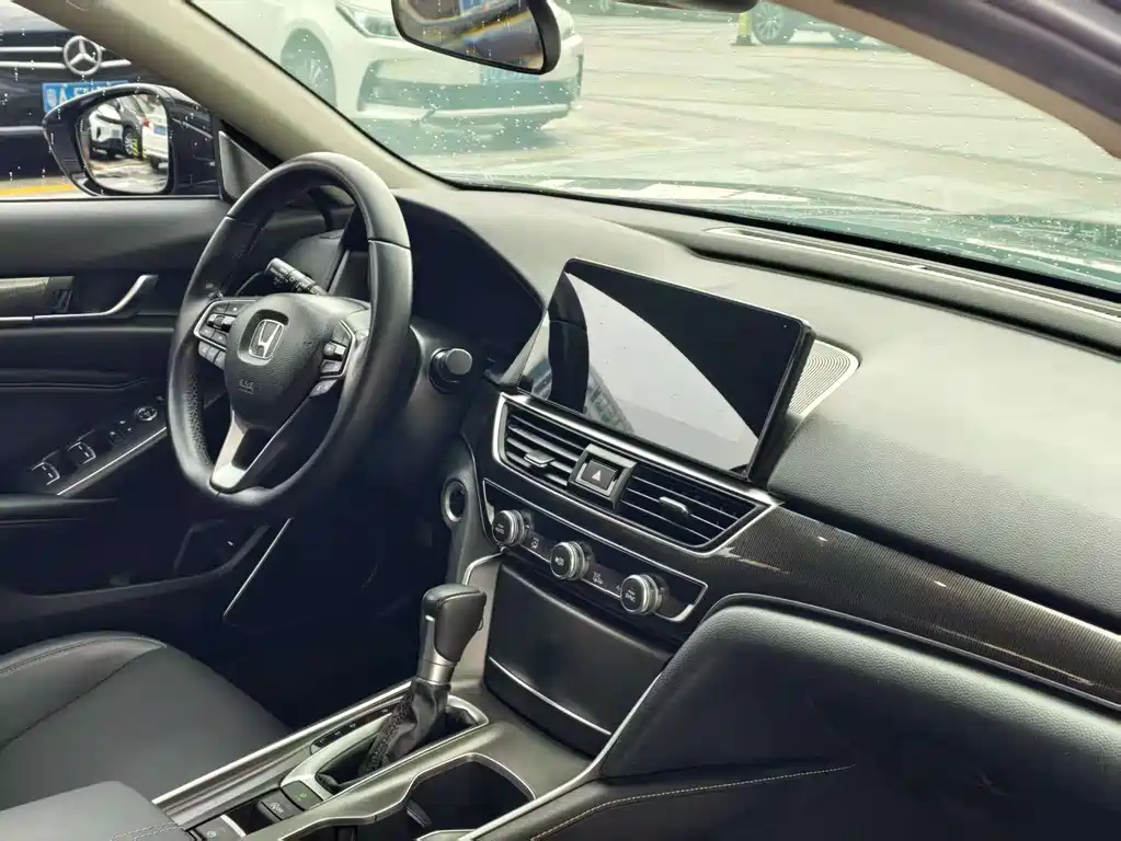 Honda Accord 2022 — фото 16