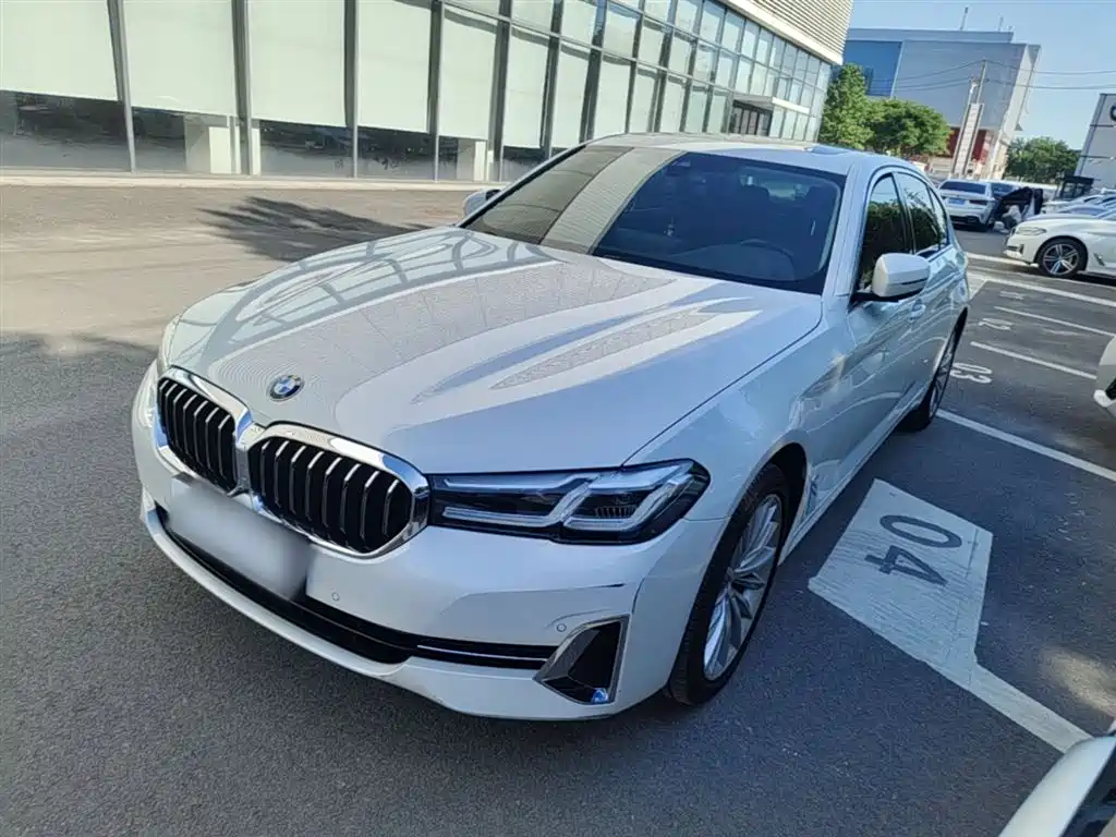 BMW 5 Series 2021 — фото 1