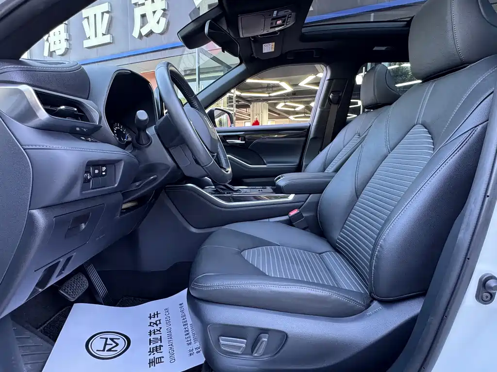 Toyota Crown Kluger 2024 — фото 10