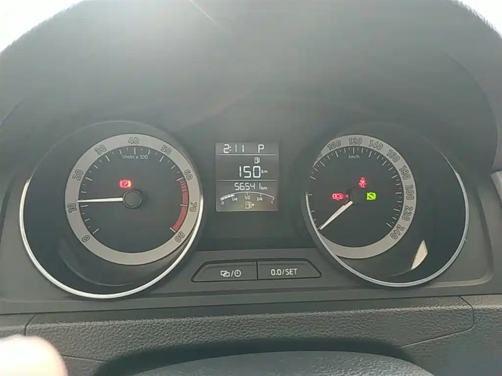 Skoda Rapid Spaceback 2020 — фото 12