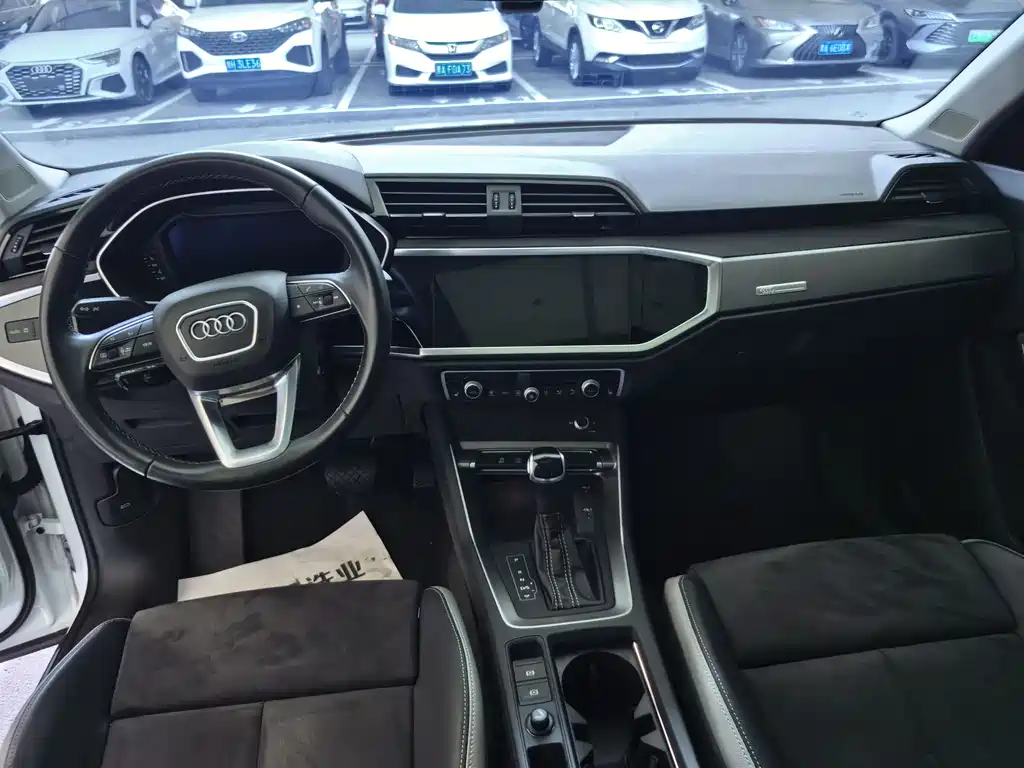 Audi Q3 2022 — фото 13