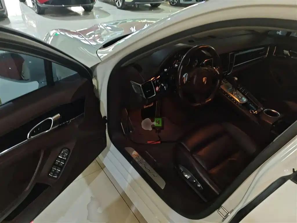 Porsche Panamera 2015 — фото 12