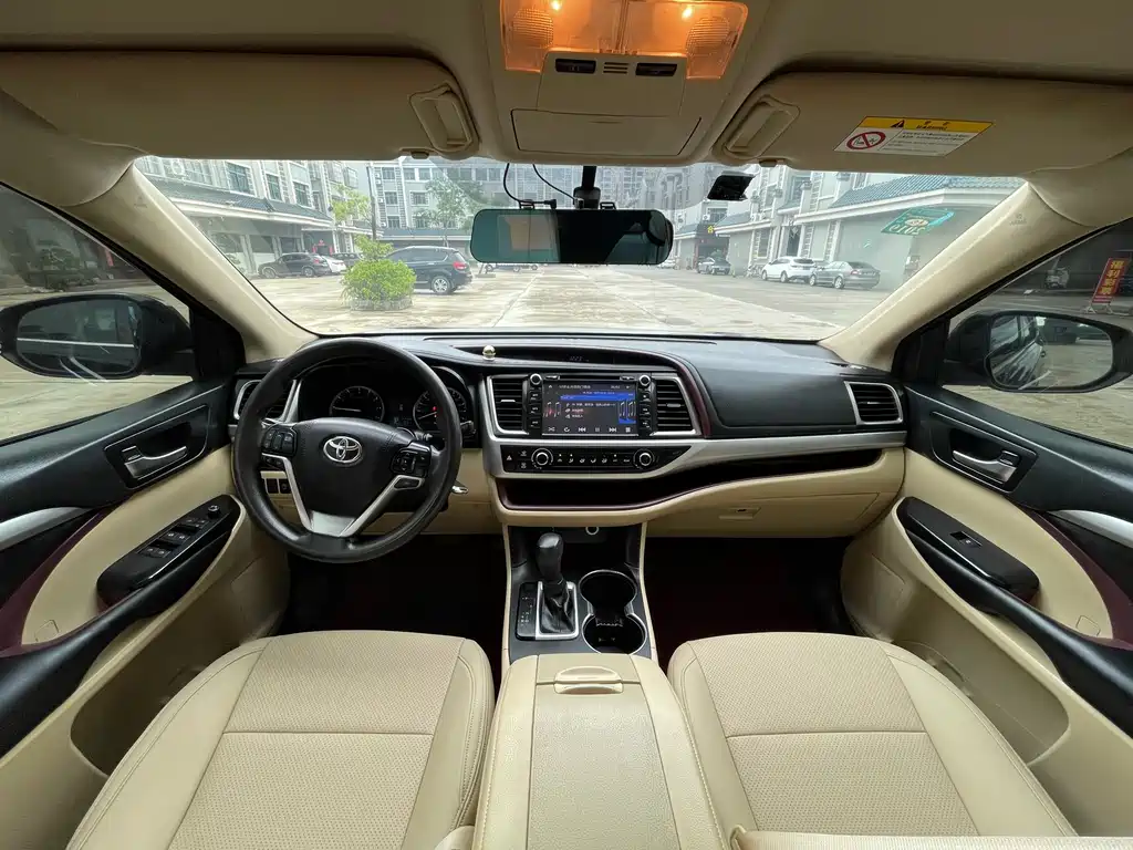 Toyota Highlander 2015 — фото 11