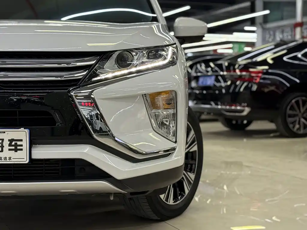 Mitsubishi Eclipse Cross 2022 — фото 18