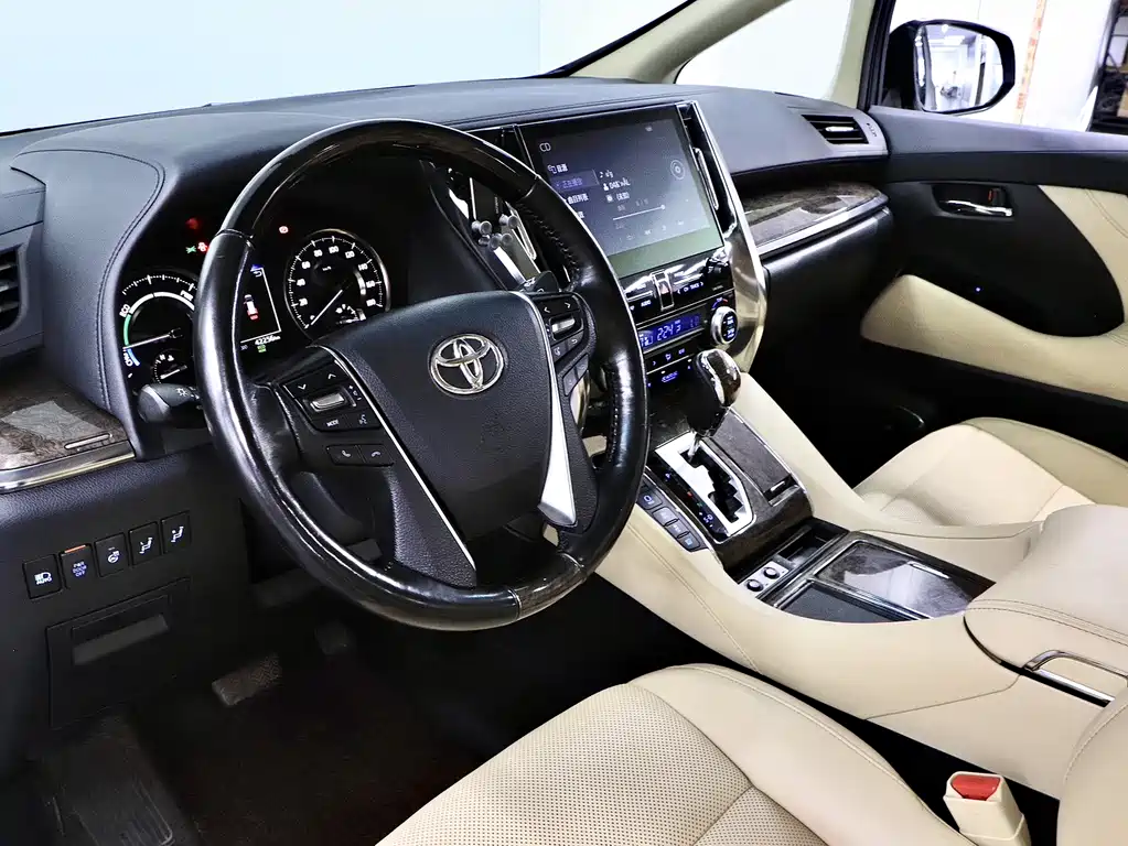 Toyota Vellfire 2021 — фото 10