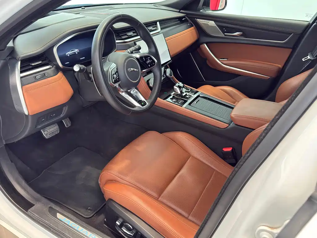 Jaguar XFL 2024 — фото 15