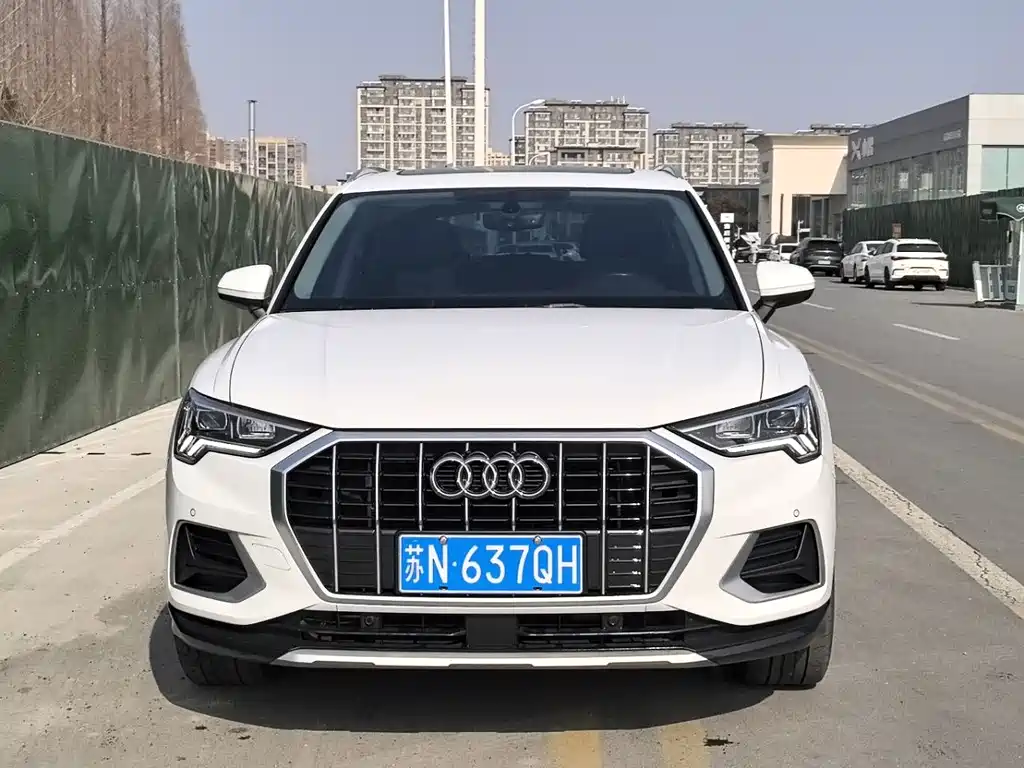 Audi Q3 2022 — фото 2
