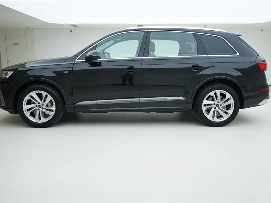 Audi Q7 2023 — фото 3