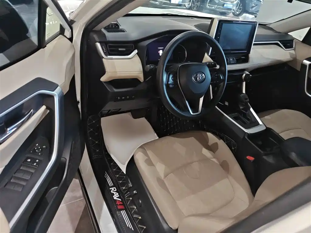 Toyota RAV4 2020 — фото 16