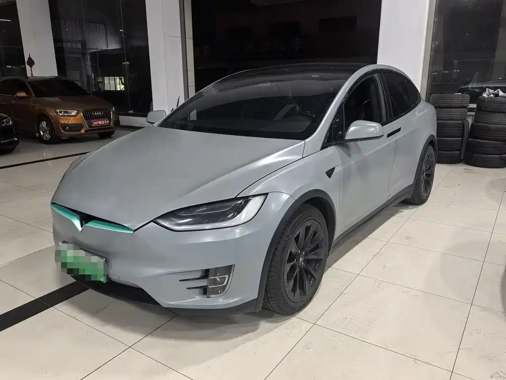 Tesla Model X 2017 — фото 1