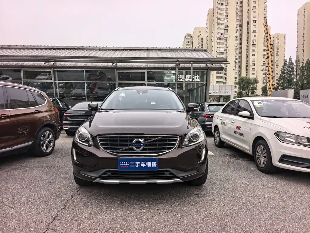 Volvo XC60 2017 — фото 2